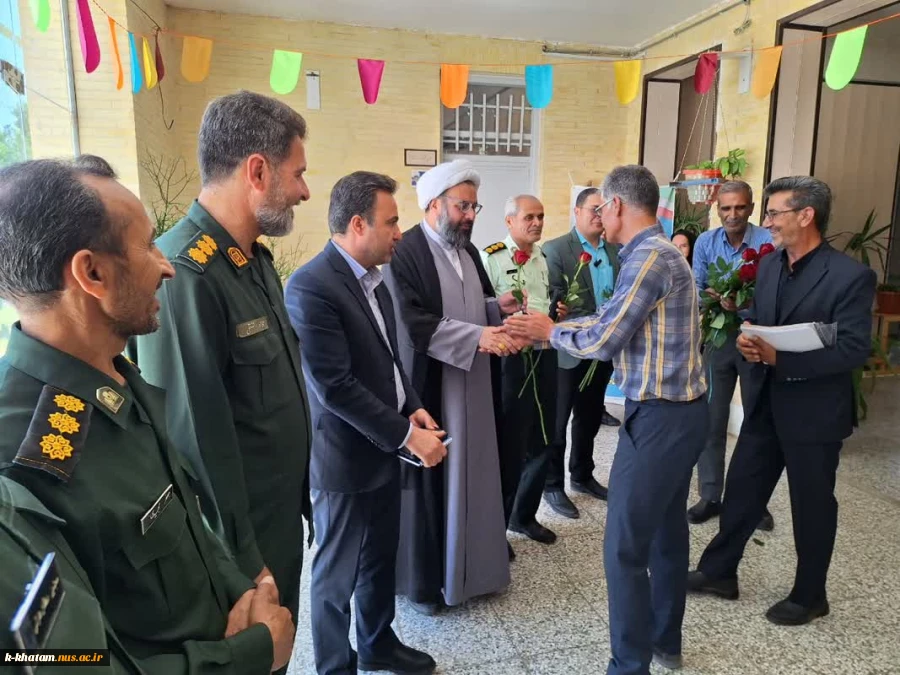 حضور فرماندار وامام جمعه شهرستان  خاتم به مناسبت روز روز استاد در آموزشکده ملی مهارت امین 11
